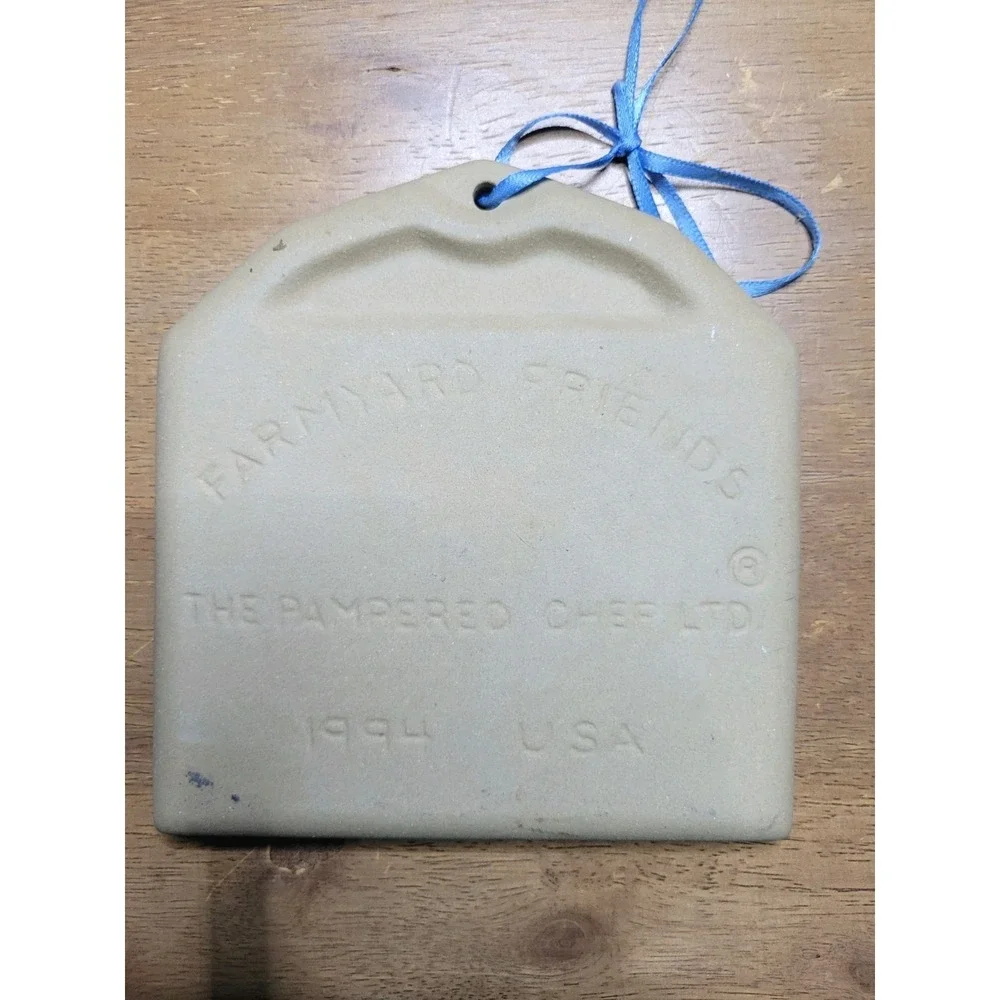 vintage 1994 Pampered‎ Chef Farmyard Friends stoneware cookie mold homestead